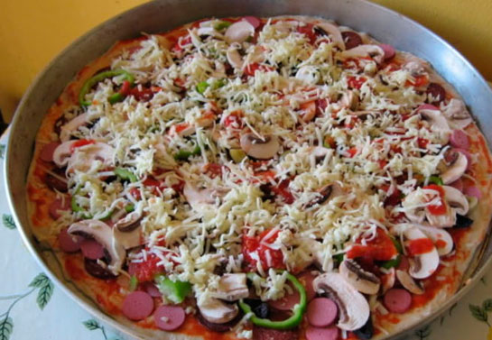 Ev Yapımı Pizza Tarifi